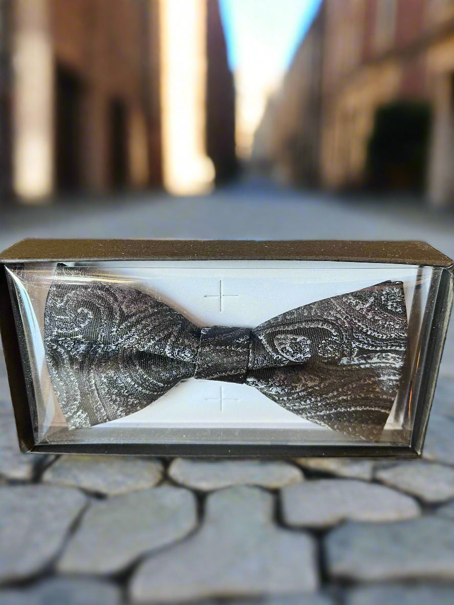 Bow tie