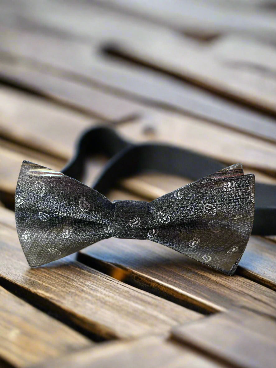 Bow tie