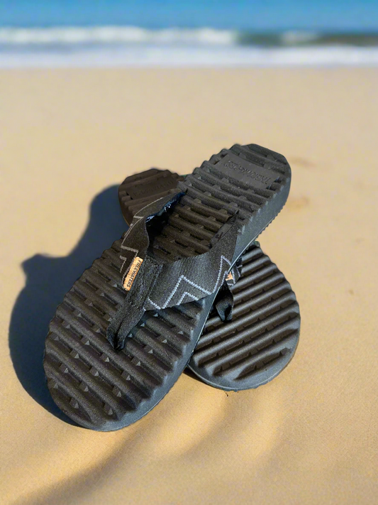 FREE WATER flip flop treelined