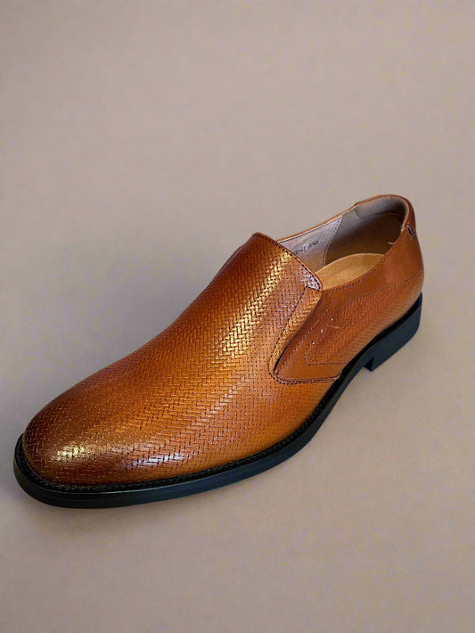 Alpha & Steele slip on shoe cognac R1